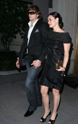 Ashton Kutcher photo