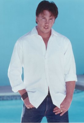 Lochlyn Munro photo
