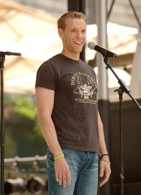 Adam Pascal photo